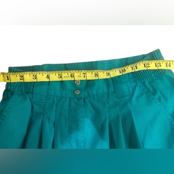 Vintage LadyFootlocker Shorts - Picture 9 of 10